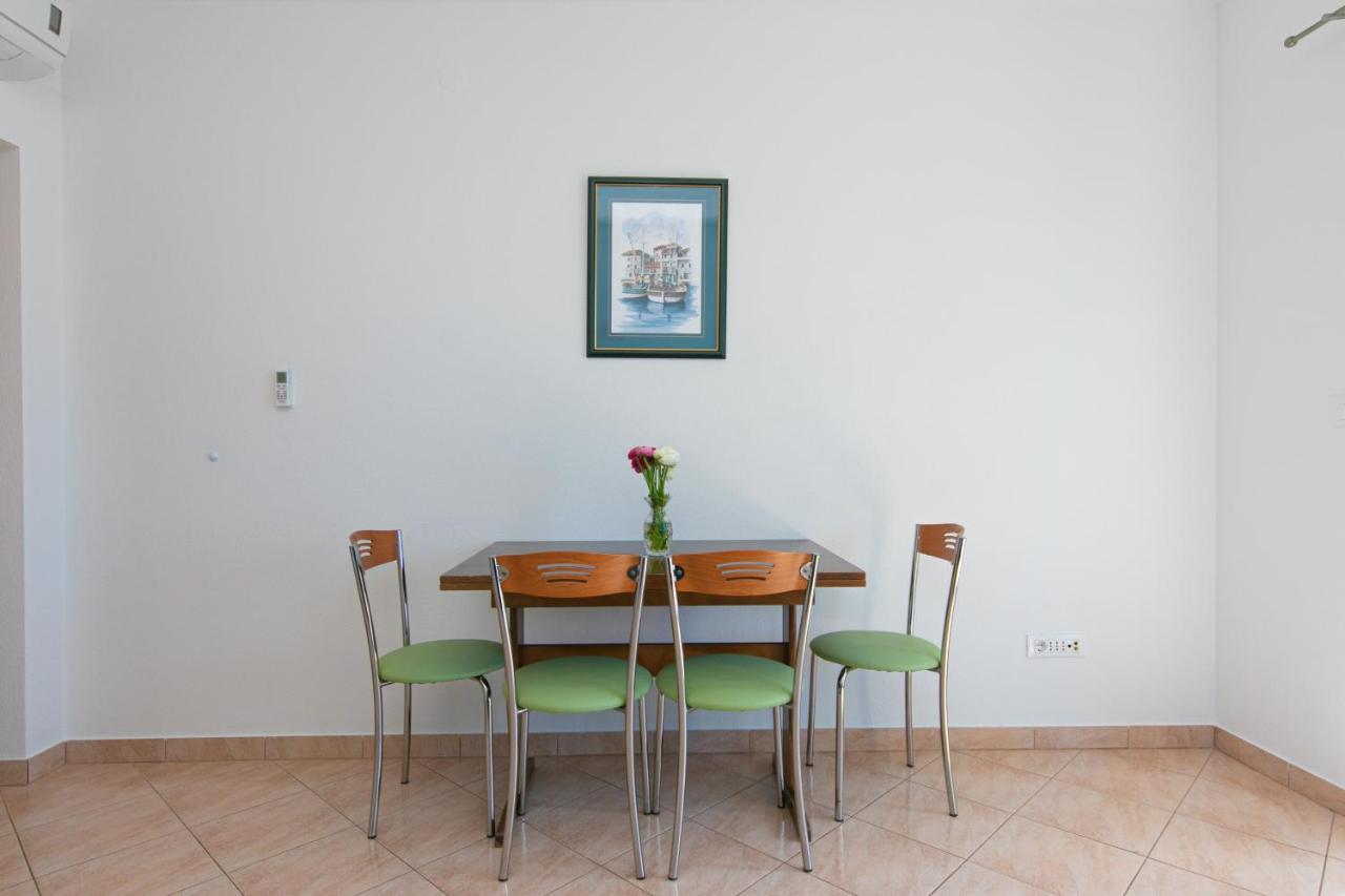 Apartments By The Sea Igrane, Makarska - 20014 ภายนอก รูปภาพ