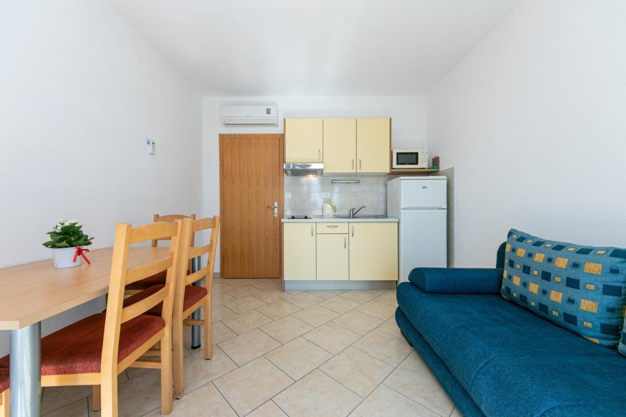 Apartments By The Sea Igrane, Makarska - 20014 ภายนอก รูปภาพ