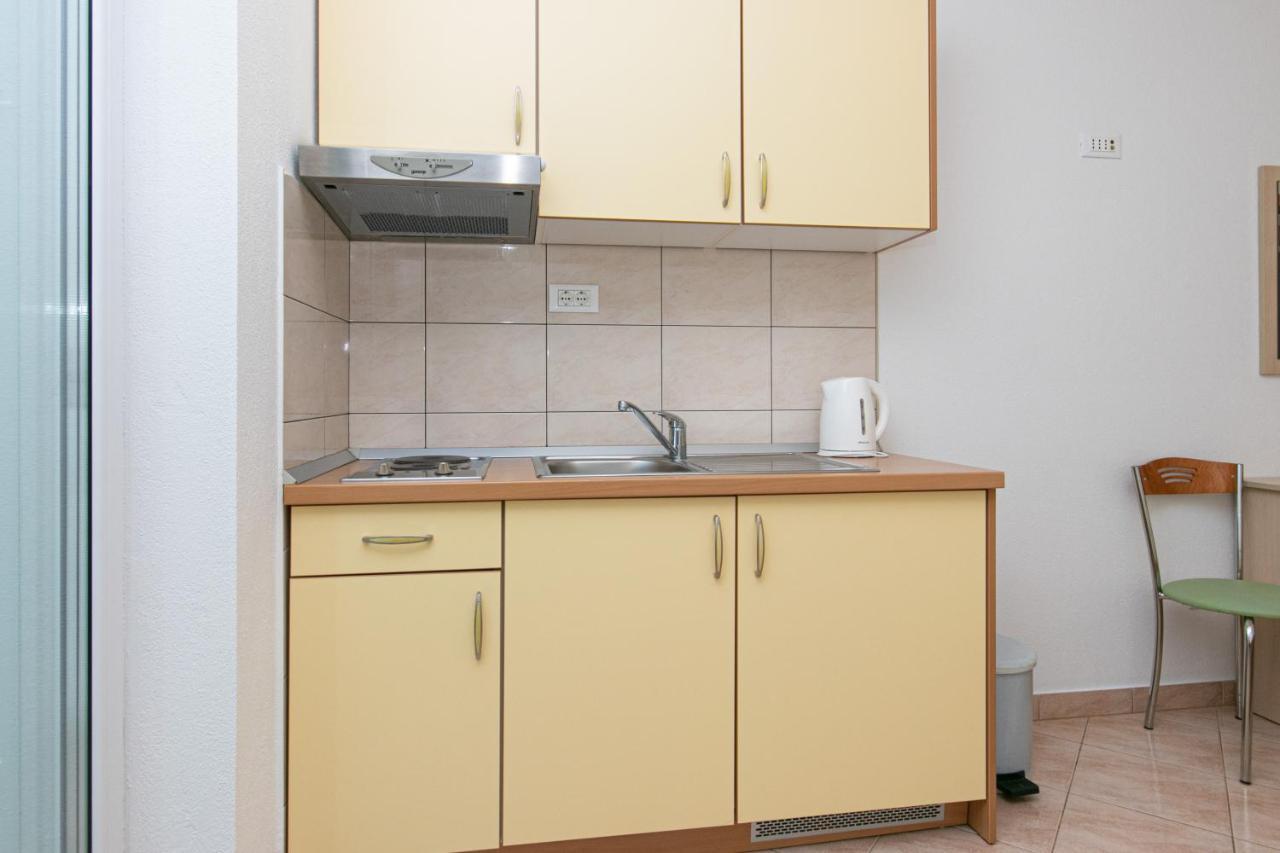 Apartments By The Sea Igrane, Makarska - 20014 ภายนอก รูปภาพ